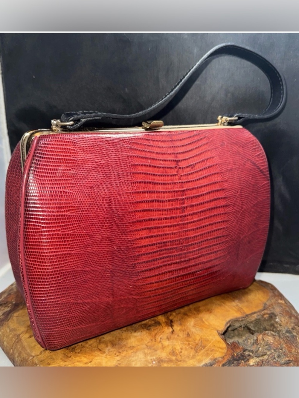Vintage Red Lizard Design Leather Ladies Bag Top Closure
